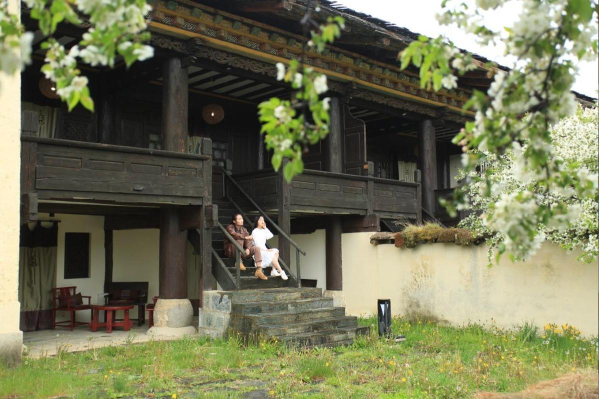Banyan Tree Ringha Shangri-La Exterior foto